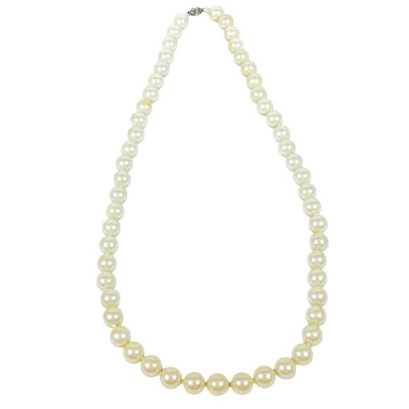 Na Jewelry - Pearl Necklace Cream Silver Detailed Clasp 15" Fantasy Jewelry Faux